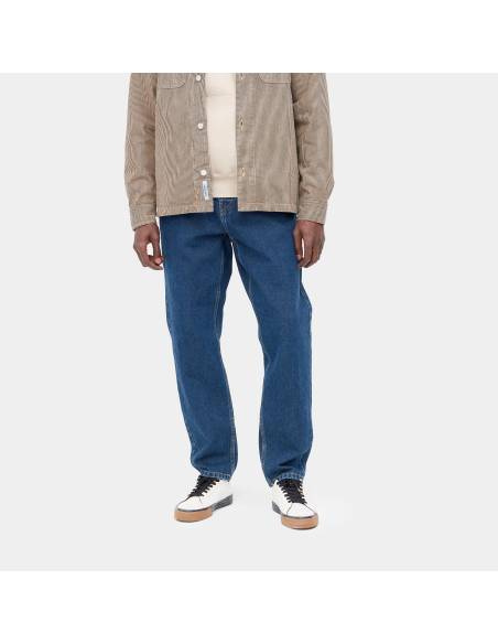 Pantalon moda unisex Carhartt NEWEL RELAXES TAPERED Vaquero