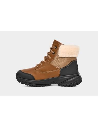 Bota moda muejer UGG YOSE FLUFF V2 MARRON