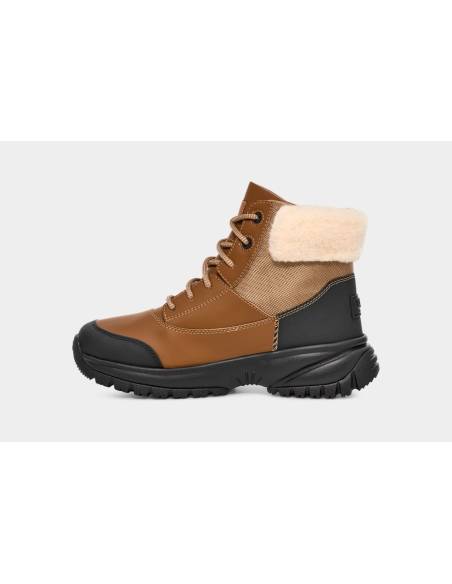 Bota moda muejer UGG YOSE FLUFF V2 MARRON